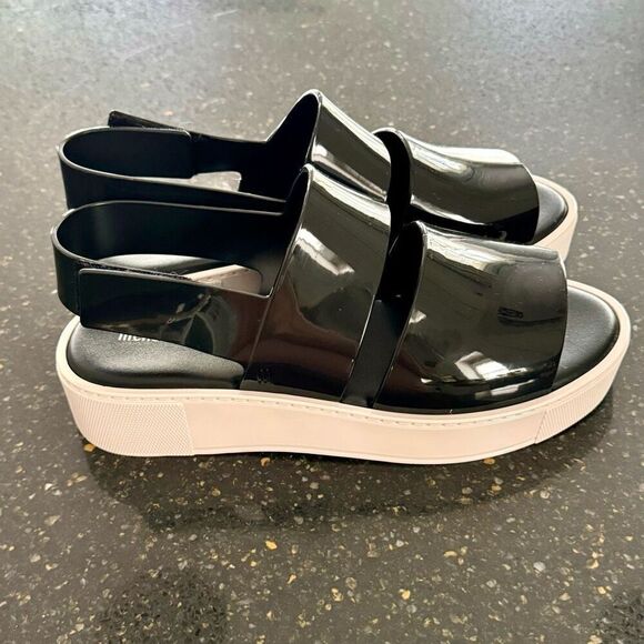 Melissa Soho Sandal | Black Patent - Picture 6 of 10